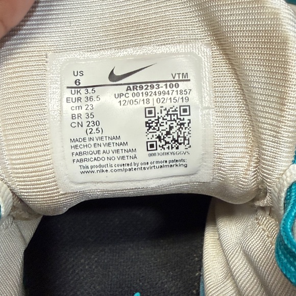 Nike White Sneakers with Teal and Blue Accents - Picture 7 of 8